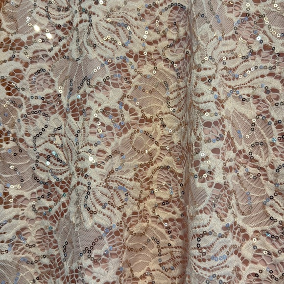 Brittany Black sequinned top size large - Picture 4 of 4